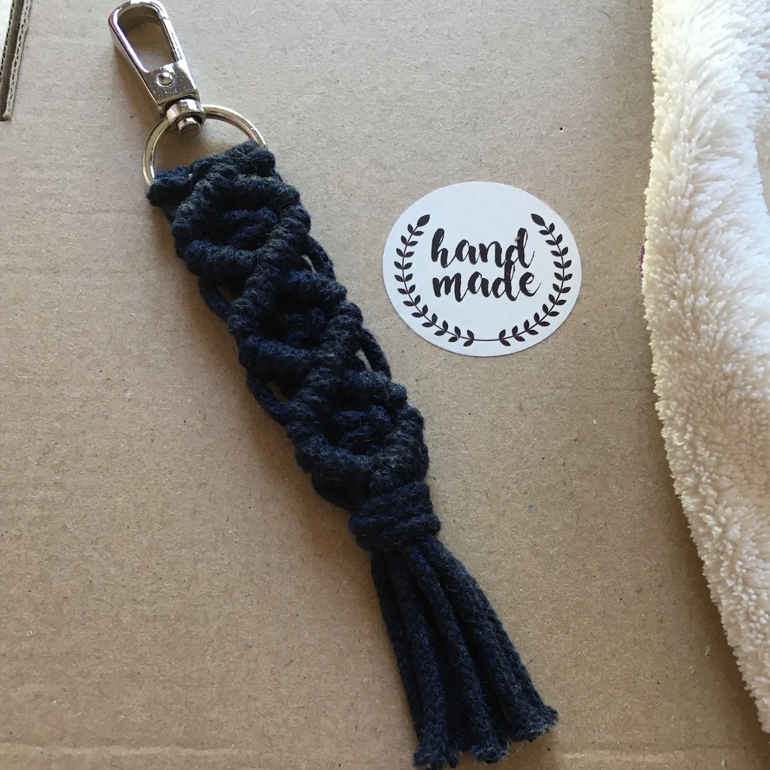 Nagy Sötétkék Kulcstartó Zsinórfonalból